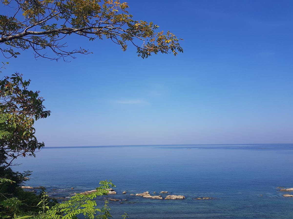 Coconut Island Resort Нгапали Екстериор снимка